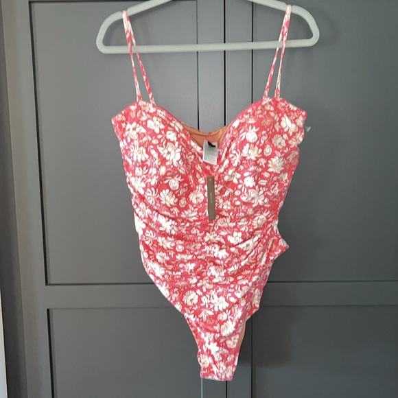 J.Crew Ruched sweetheart one-piece Swimsuit in tossed floral - Picture 3 of 6